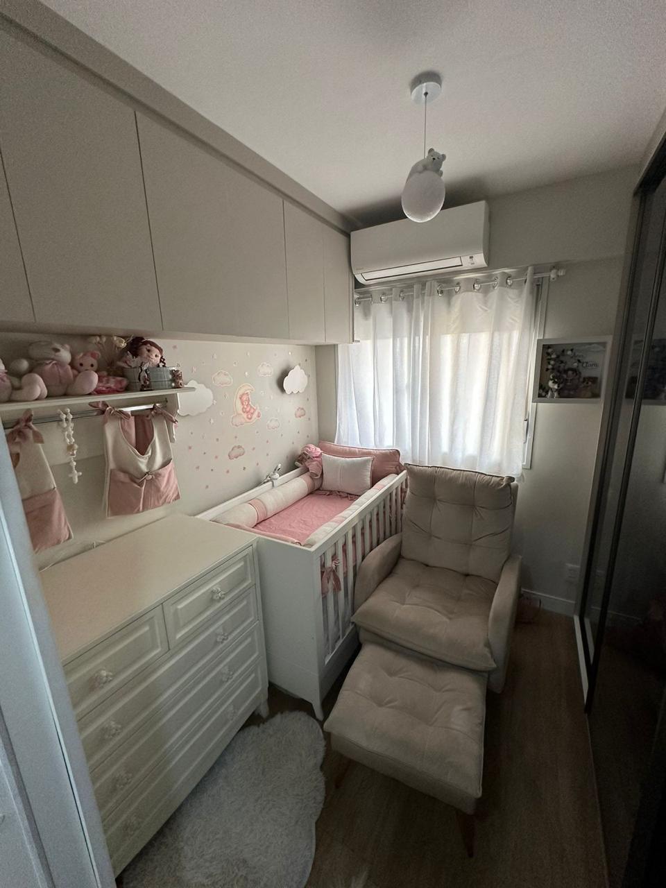 Apartamento - 70m², 2 quartos sendo 1 suíte e 1 vaga